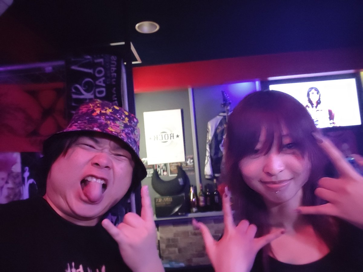 maonerima0801's tweet photo. 昨日は定休日。
静かな店内で、LUNA SEAを流しながら次の夜の準備をしていました。

【店内BGM】
X JAPAN
hide
LUNA SEA
Tourbillon
ROUAGE
Laputa
Sleep My Dear
SAVER TIGER
Skid Row
W.A.S.P.
など

1992年5月29日から37年。
今夜は、LUNA SEAの音がいつも以上に深夜へ馴染みそうです。

本日21:00 OPEN。
ひなた、店主でお待ちしてます。

#LUNASEA #練馬 #ロックバー
#LUNASEA37thAnniversary
