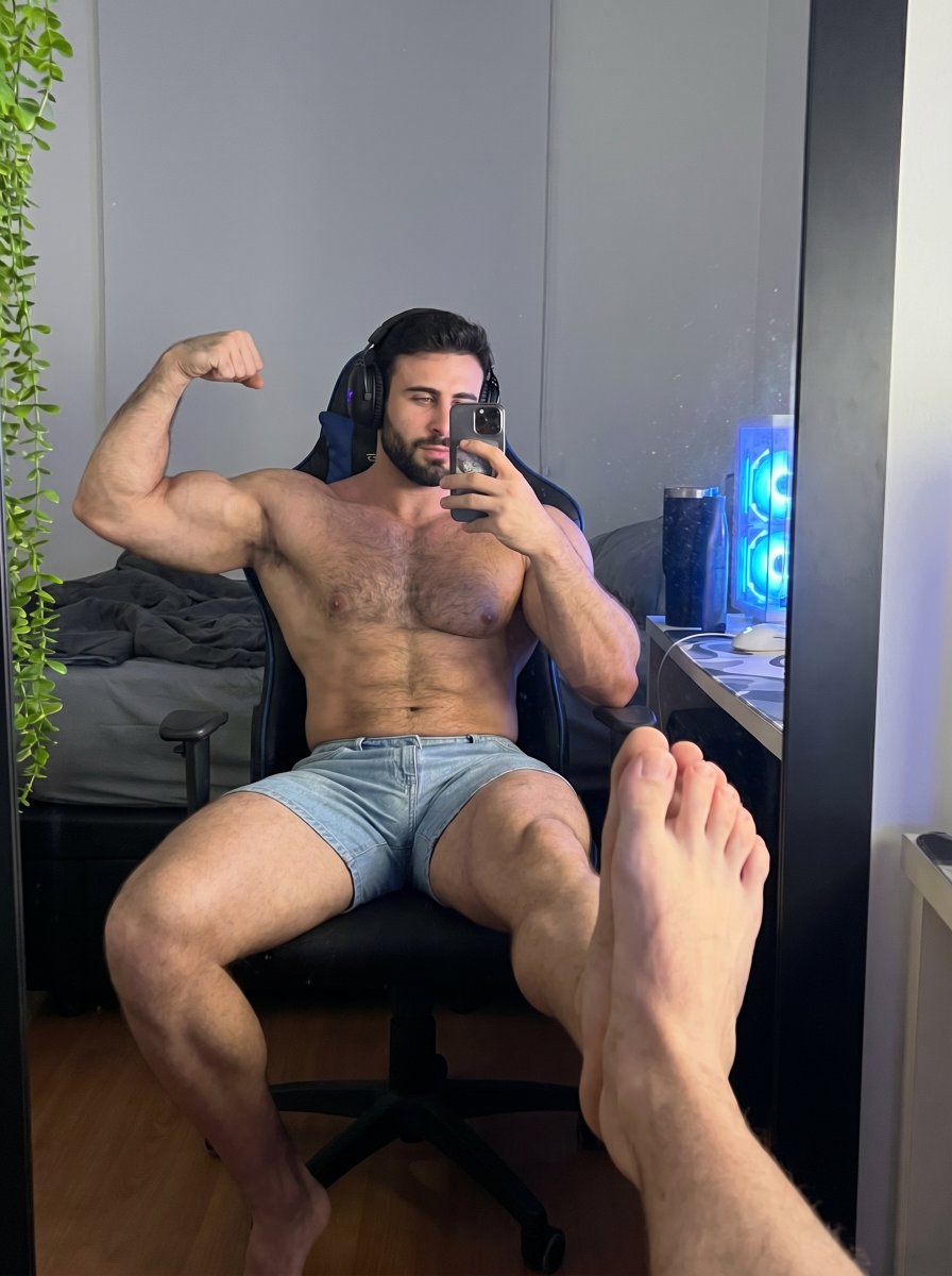 humbertoagroboy's tweet photo. Don't worry I just wanna play a little 😏..   

VIP content 📷https://t.co/F6irPA3vCz

 #gayguy #gayboy #gayhot #punheta #privacy #gayfollow #gaybrasil #gayhamburg📷📷 https://t.co/h8l2kCOA8h