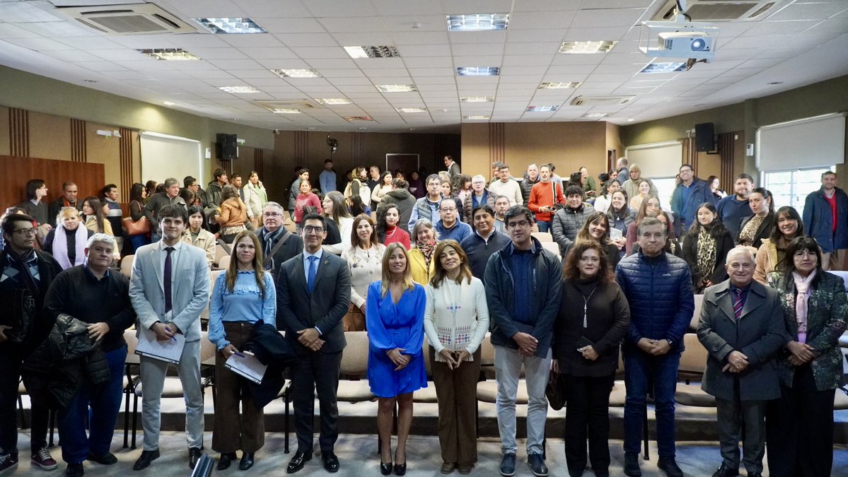 UNSa_Salta's tweet photo. La UNSa realizó la charla “Ciberdelitos: Desafíos de la vida digital”
NOTA: https://t.co/IJ6AxtYb3p https://t.co/XxYRScJK8e
