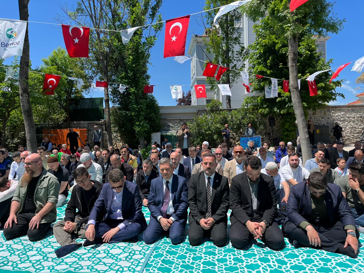 akozkanaydugan's tweet photo. Beykoz’un tarihi miraslarından Anadolu Hisarı Kalesi Namazgâhı’nı yaz sezonunun başlamasıyla birlikte yeniden ibadete açıldı.

Geçmişin izlerini taşıyan bu kıymetli mekânın Beykoz’umuza hayırlı olmasını diliyoruz. 🤲🏻
#29Mayıs1453
#İstanbulunFethi https://t.co/ogBiscC5IF