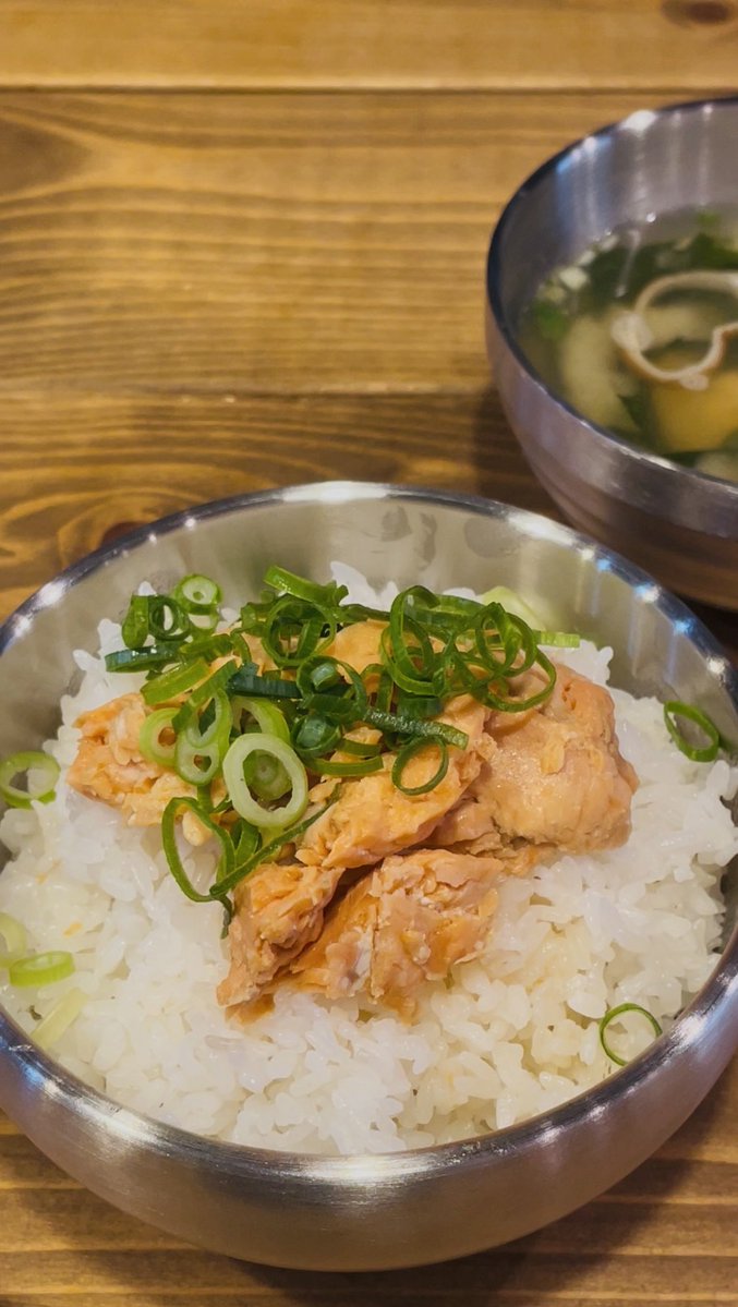 飯テロ 紅鮭荒ほぐし美味しかったです😋 この後、お茶漬けにしました🍵