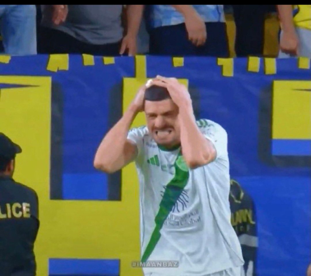 altedar's tweet photo. @ALAHLI_FC المعتدي دايم خايب والبادي اظلم 
تم اهانتهم بشكل لم يشهده التاريخ 
من يواجه اعصار العالمي عليه ان يتحمل النتائج 💙💛 https://t.co/P2b8AD8z7P
