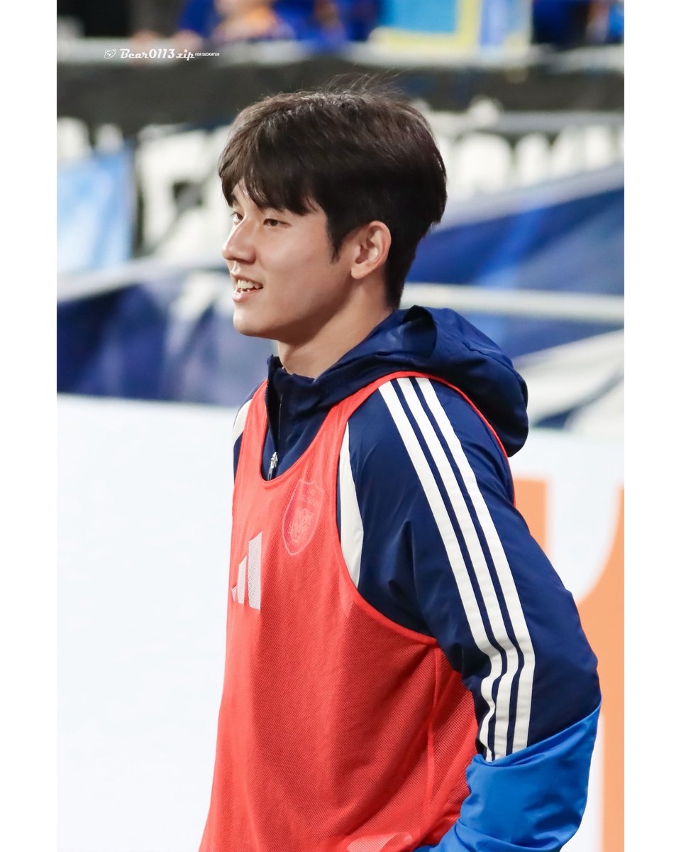 bearOll3zip's tweet photo. 260513 제주전

축구 빨리하자구요…

#울산HD #최석현 https://t.co/mRWPcuUe1m