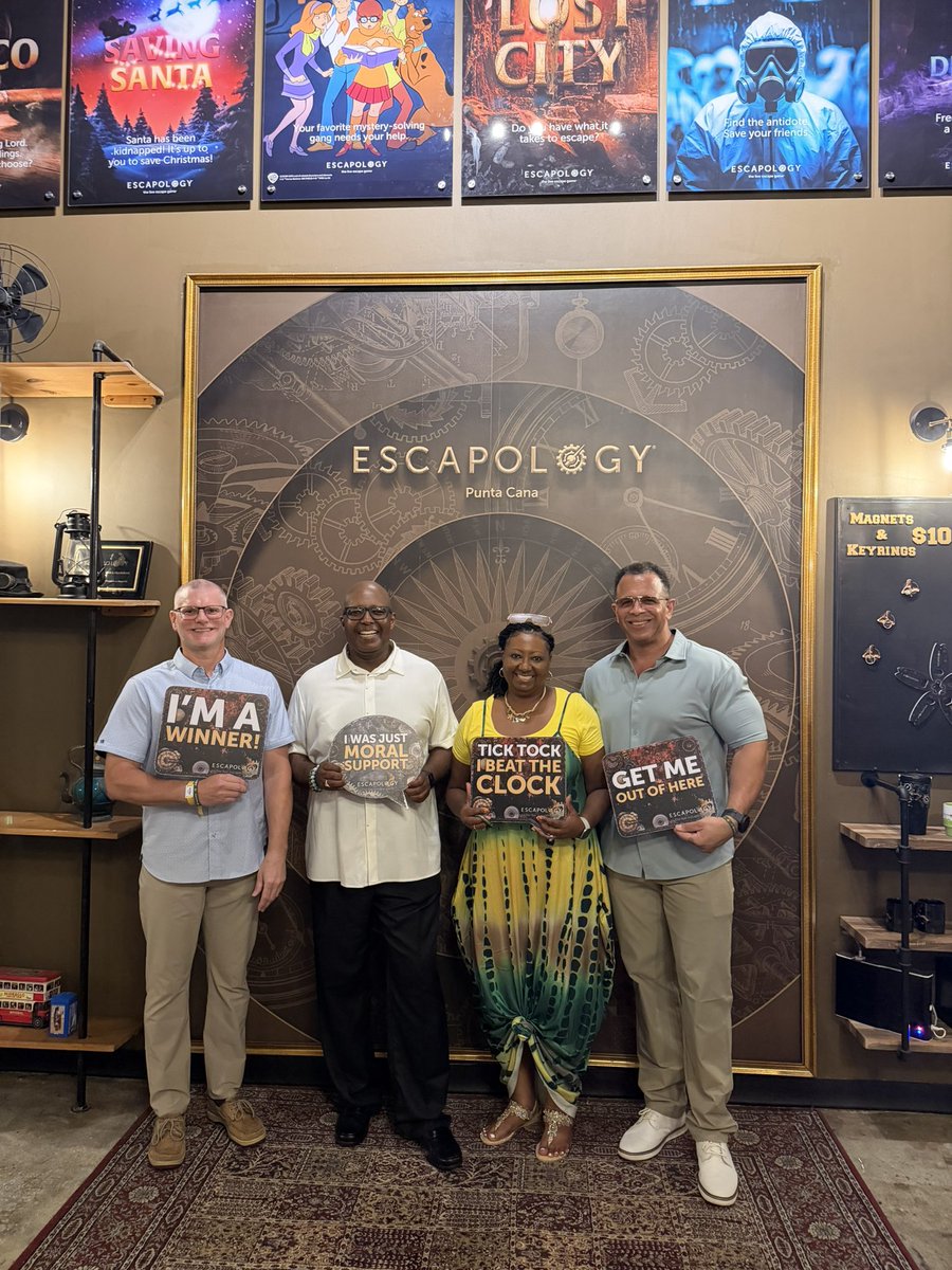 CameronLabUNC's tweet photo. Before dinner, we had another Escapology experience… https://t.co/gKINS9nwFl