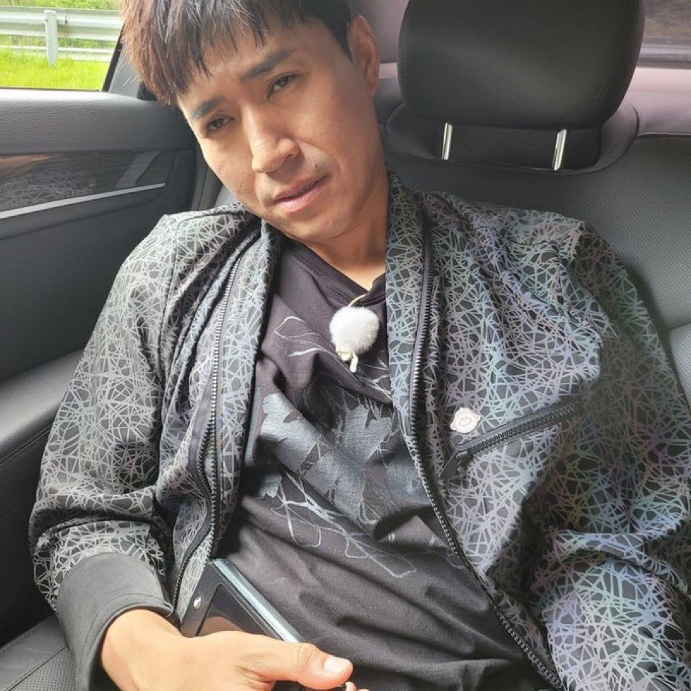 Hiaaiab's tweet photo. 자캐똥뮤갈준비... https://t.co/DxNxaHxqSW