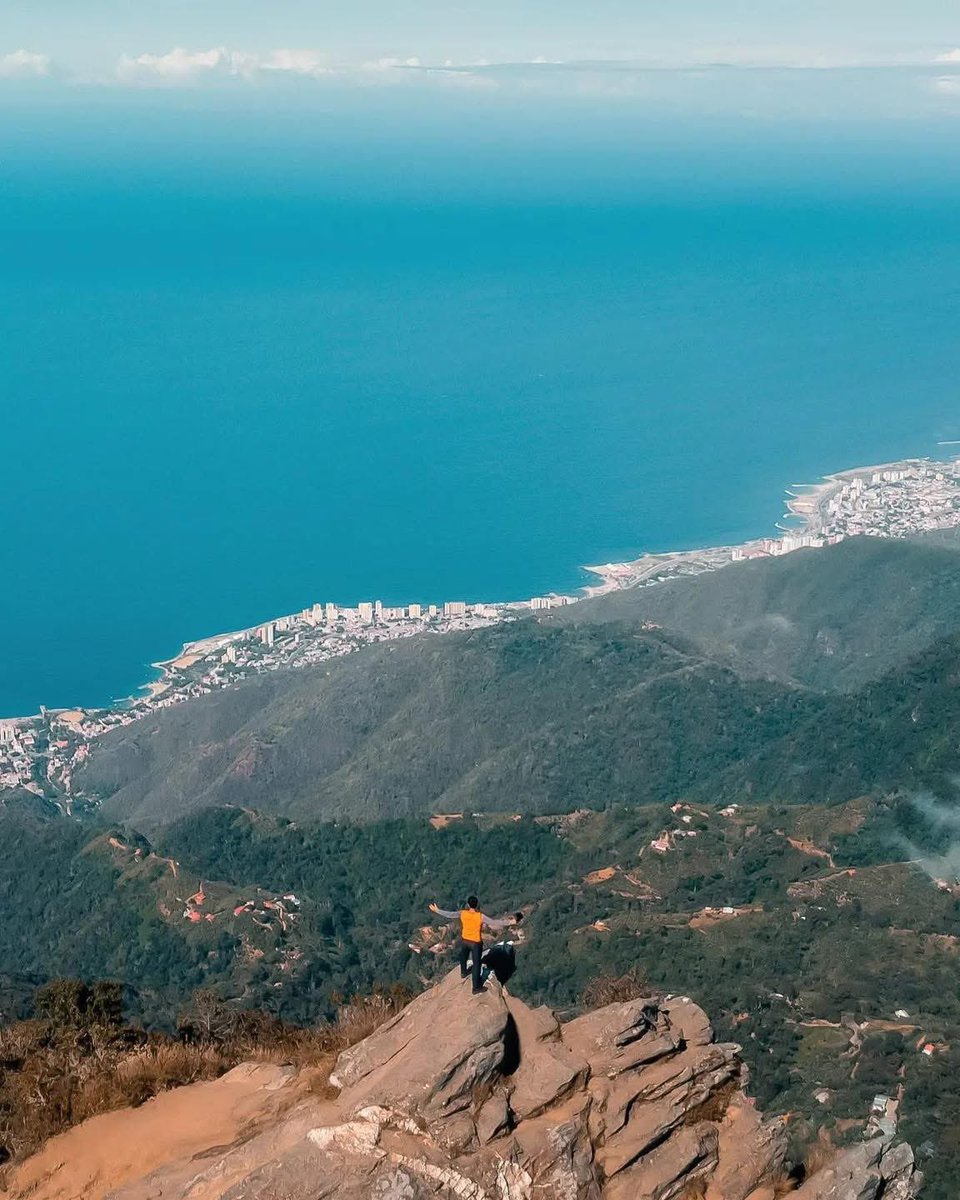 GianlucaCoccon1's tweet photo. Fantástica panorámica desde 
EL PICACHO DE GALIPÁN 
vista de La Guaira y el Caribe VENEZOLANO 🇻🇪🇻🇪🇻🇪🇻🇪🇻🇪🇻🇪🇻🇪🇻🇪🇻🇪🇻🇪🇻🇪🇻🇪🇻🇪🇻🇪🇻🇪🇻🇪🇻🇪🇻🇪
📸 @yaikeldorta https://t.co/vUru2J61EZ