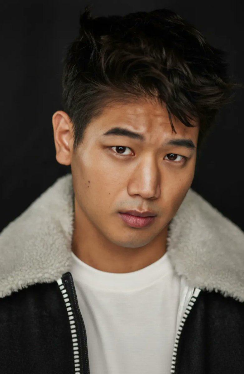 이현 tweet media