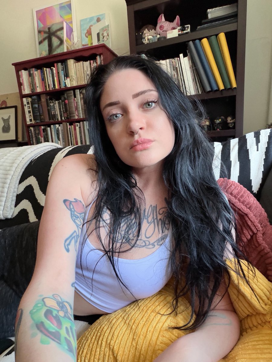 ghostmissguided's tweet photo. Starting to feel more like myself again #altgirl #goth #emo https://t.co/SbaWzaiV7c