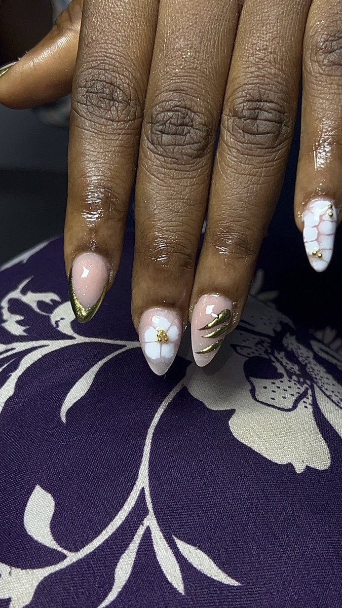 apphiapeter_'s tweet photo. Celebrity nailtech 
Very much available to travel worldwide 💯 https://t.co/rttOVAJrTp
