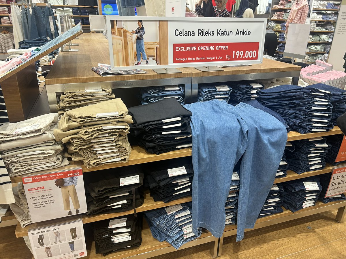 clningy's tweet photo. Open jastip uniqlo PI Bisa shopee yuk kapan lagi ada exclusive opening offer https://t.co/uDsHDgMU3U