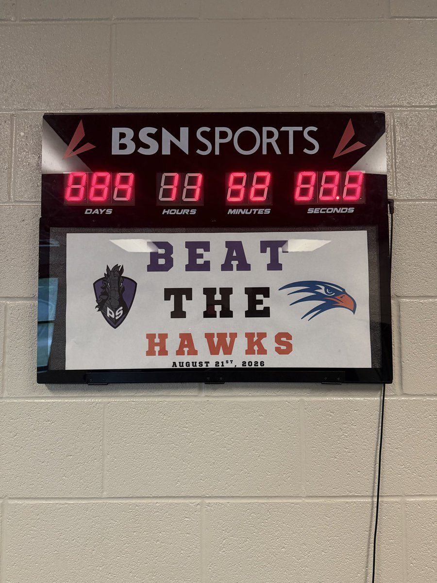 CoachRenner84's tweet photo. Do people still do #FlasbackFriday? Well it’s my favorite number of days before @PSIronHorseFB gets to do our thing again! #Family #WintheDay #Together https://t.co/sQLvdqeQzp