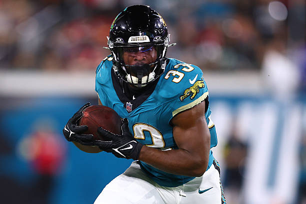 EthanKreagerFF's tweet photo. 3. Bhayshul Tuten, JAX

Should be Jacksonville's 1A when the season starts.

- Elite prospect analytics (4.1 YAC/att and 0.35 MTF/att)
- 7 TDs on only 93 touches as a rookie
- Chris Rodriguez only had 3 receptions in 2025

Similar to White: if Jacksonville has a bell cow my money is on Tuten.