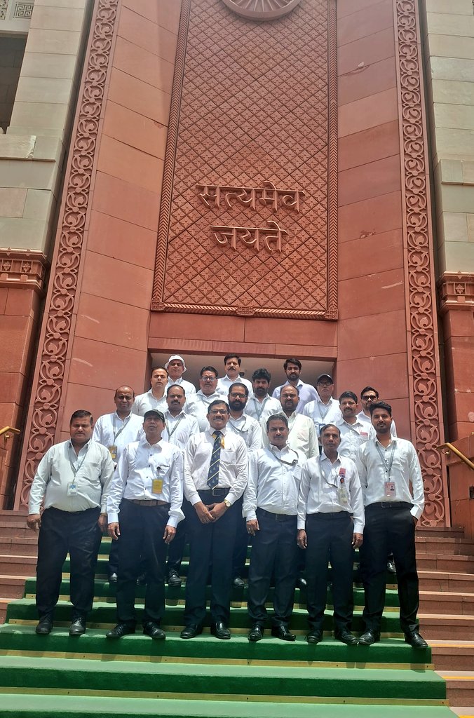 LokSabha_PRIDE's tweet photo. A group of 19 Junior Secretariat Assistants #JSAs from the DHTI, New Delhi visited the iconic Parliament House 🇮🇳 &amp; Samvidhan Sadan today.

The study visit was organised by @LokSabha_PRIDE.

#ParliamentofIndia #StudyVisit @loksabhaspeaker @HQ_IDS_India @SpokespersonMoD @sansad_tv https://t.co/DJfq8js1xA