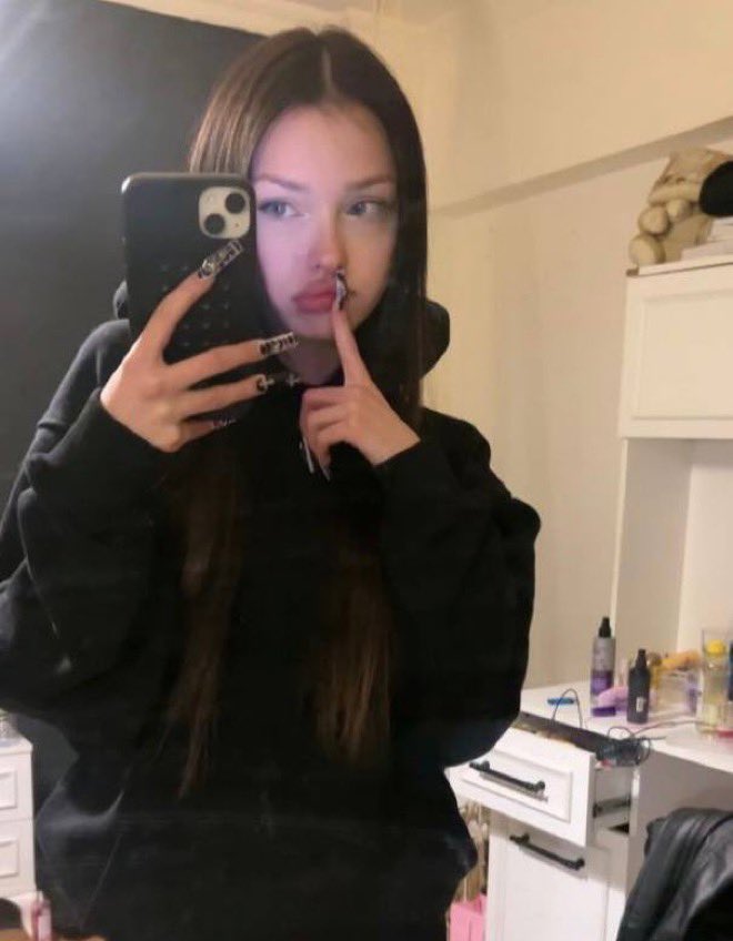 emmaprvvv tweet media