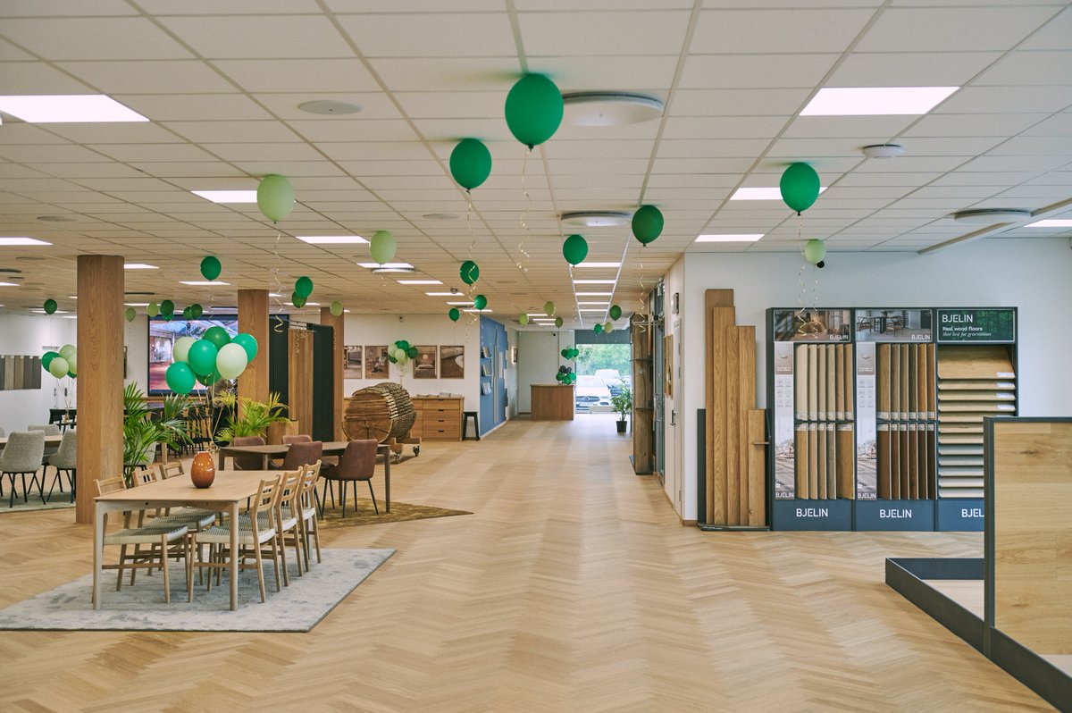 floorinsite's tweet photo. Bjelin marks 10 years as Woodura production grows

@bjelinflooring is celebrating its 10-year anniversary, marking a decade of growth, innovation and international expansion. In the last year, the company has experienced a 40% increase in Woodura flooring growth, confirming the company’s strategic direction and market demand for durable, resource‑efficient flooring solutions.

Since its launch in Sweden in 2016, the company has expanded beyond its home market and established offices globally, building a strong international presence. Incorporating technologies developed by sister company Välinge Innovation – the inventor of click flooring – the company continues to build on a strong foundation of innovation and technical expertise. 

👇 Link in the comments to read more