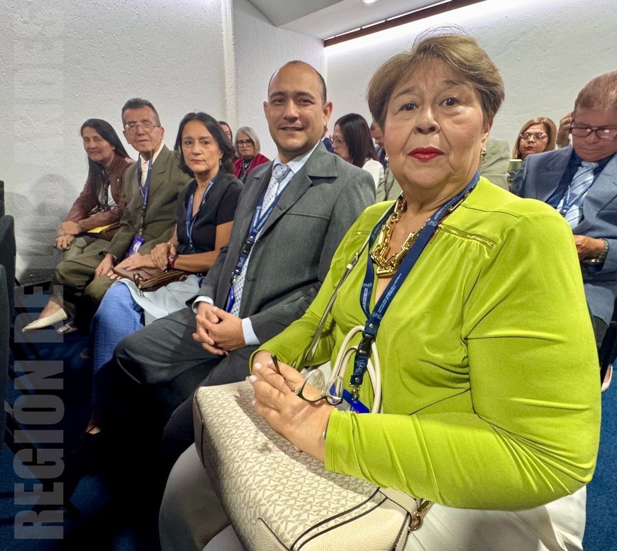 CGRVenezuela's tweet photo. De acuerdo con lo expresado por el Dr. Vizcaíno, la gestión contralora está profundamente ligada a la tarea emblemática que cumple actualmente el Estado con los proyectos comunales, que para la CGR y el SNCF representa un tema de observación y estudio constante.

3/5 https://t.co/nTttegblwz