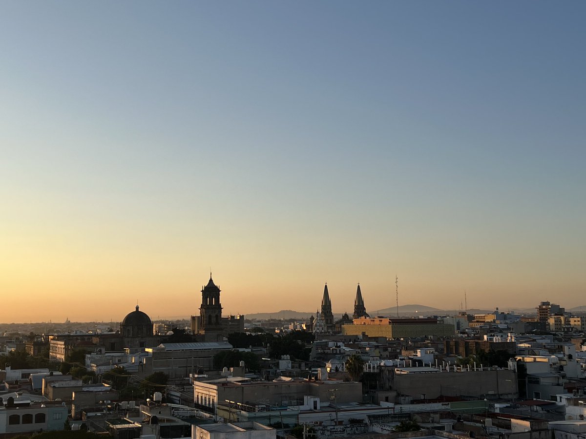 meteororet66's tweet photo. Mañana de viernes y así amanecemos en la bonita Perla de Occidente con ☀️una temperatura de 17°C @PCJalisco @PCYBOMGDL @UMPCyBZ @webcamsdemexico @mendezraq @fabyanaya @C13Guadalajara @Archie_clima @adriana_trevino @ImagenTVGDL @nmasguadalajara @TVAztecaJalisco https://t.co/lpilgwuzlc
