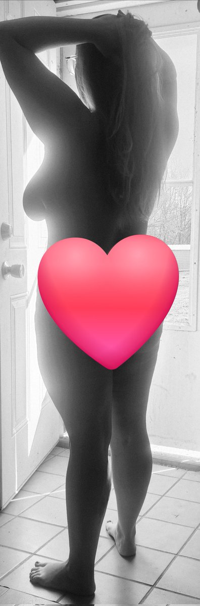 VenusRain95's tweet photo. Happy Friday! Follow the link to see the unedited version! 😈 https://t.co/HLRrq4iP8p