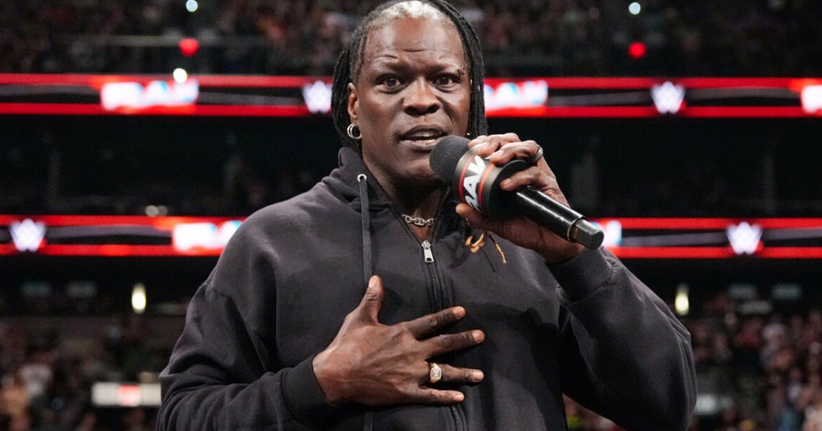 WRESTLEZONEcom tweet picture