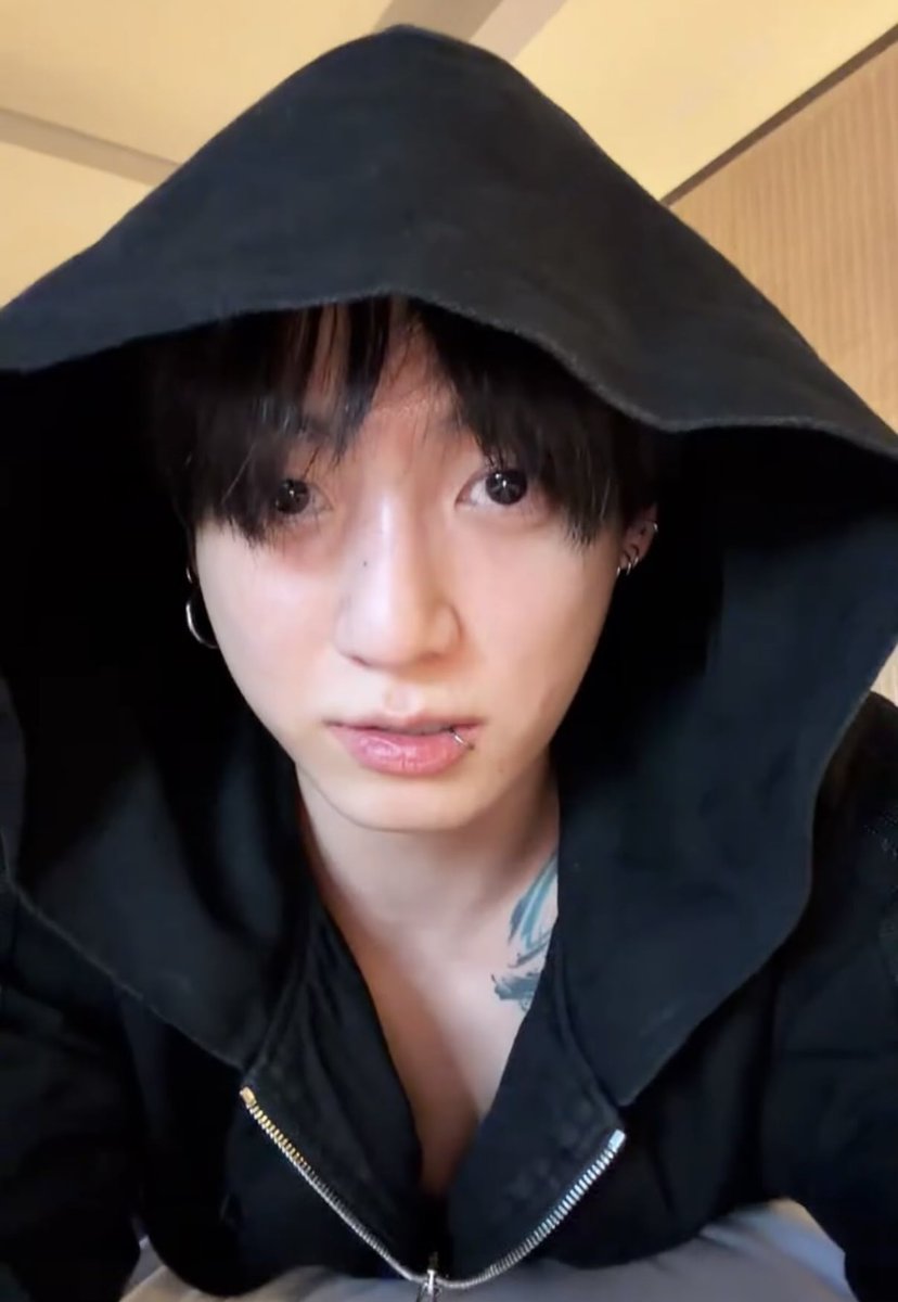 97Jungukk's tweet photo. Drop anything! 🥺 https://t.co/RPdQQ5VAM8