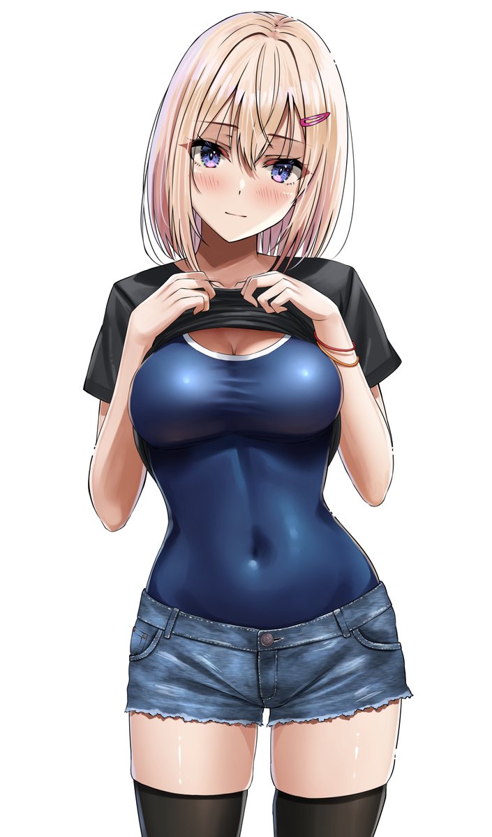 暑くても私服の下にスク水でいつでも泳げるのだ 