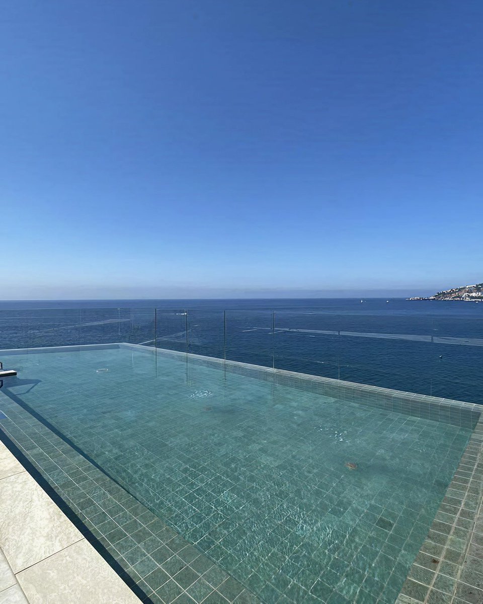 BuscoUnChollo's tweet photo. Tu escapada Adults Only te está llamando…📞 ¿La dejarás escapar? 😏https://t.co/Czsw7ImvfA 

Te alojarás en el On Aleta Room Adults Only 4* ⭐ un hotel valorado con un 9,4 🔝 situado en el corazón de la Costa Tropical 🏖️

Además, desde solo 82 € por persona 🫰 te incluimos la Media Pensión 🍴 y te aseguramos una habitación con vistas al mar 🩵

Un espacio diseñado para ti ✨ tranquilidad, relax y un ambiente que invita a desconectar.

Tu escapada ideal está a solo un clic 💙👉 https://t.co/Czsw7ImvfA