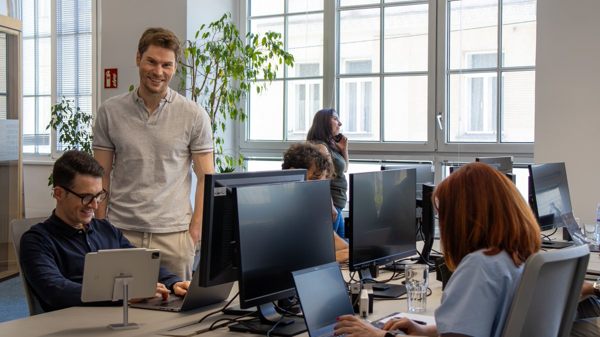 anyline's tweet photo. Some teams make the work lighter without ever really trying to.
This is one of those teams, and one of those companies.

Have a great weekend, everyone. https://t.co/WHVt1CLMdZ