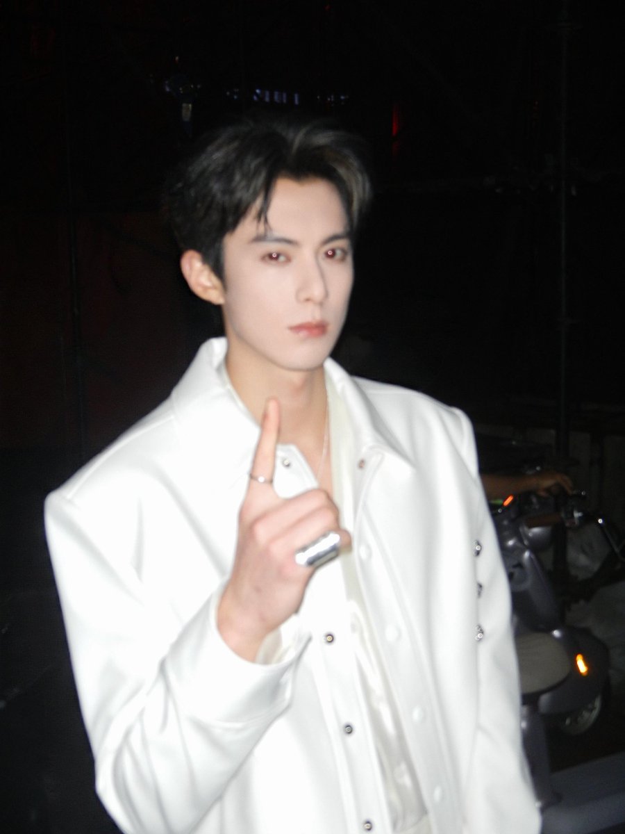 Wang Hedi Folder (Dylan Wang Fan) tweet media