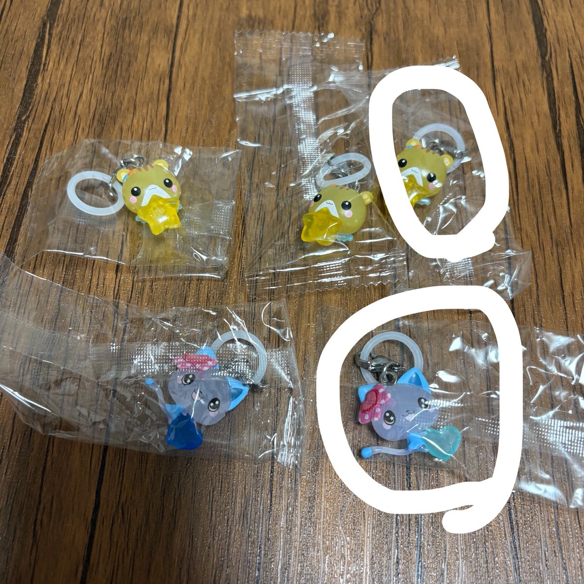 trade__usa's tweet photo. @xqx_001 リプ失礼いたします。
こちら丸つけたもの2:2で交換可能でしょうか？ https://t.co/d06W2dhdG5