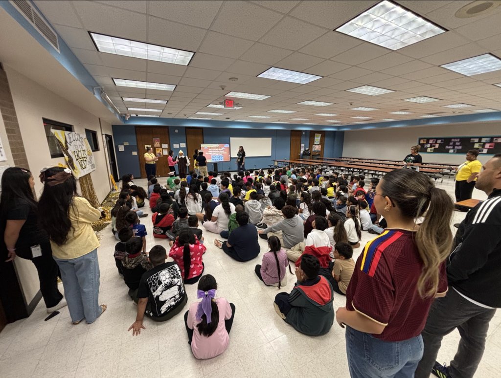 Martin_Mustangs's tweet photo. 💛❤️💙💚🏫 Today we wrapped up our House System with an amazing final celebration! 🦅🐢🦊🐬 From teamwork to school spirit, our students gave it their all. Congratulations to our winning house—Martin Elementary is so proud of each and every one of you! 🎉🏆 https://t.co/TsXvzYmww2