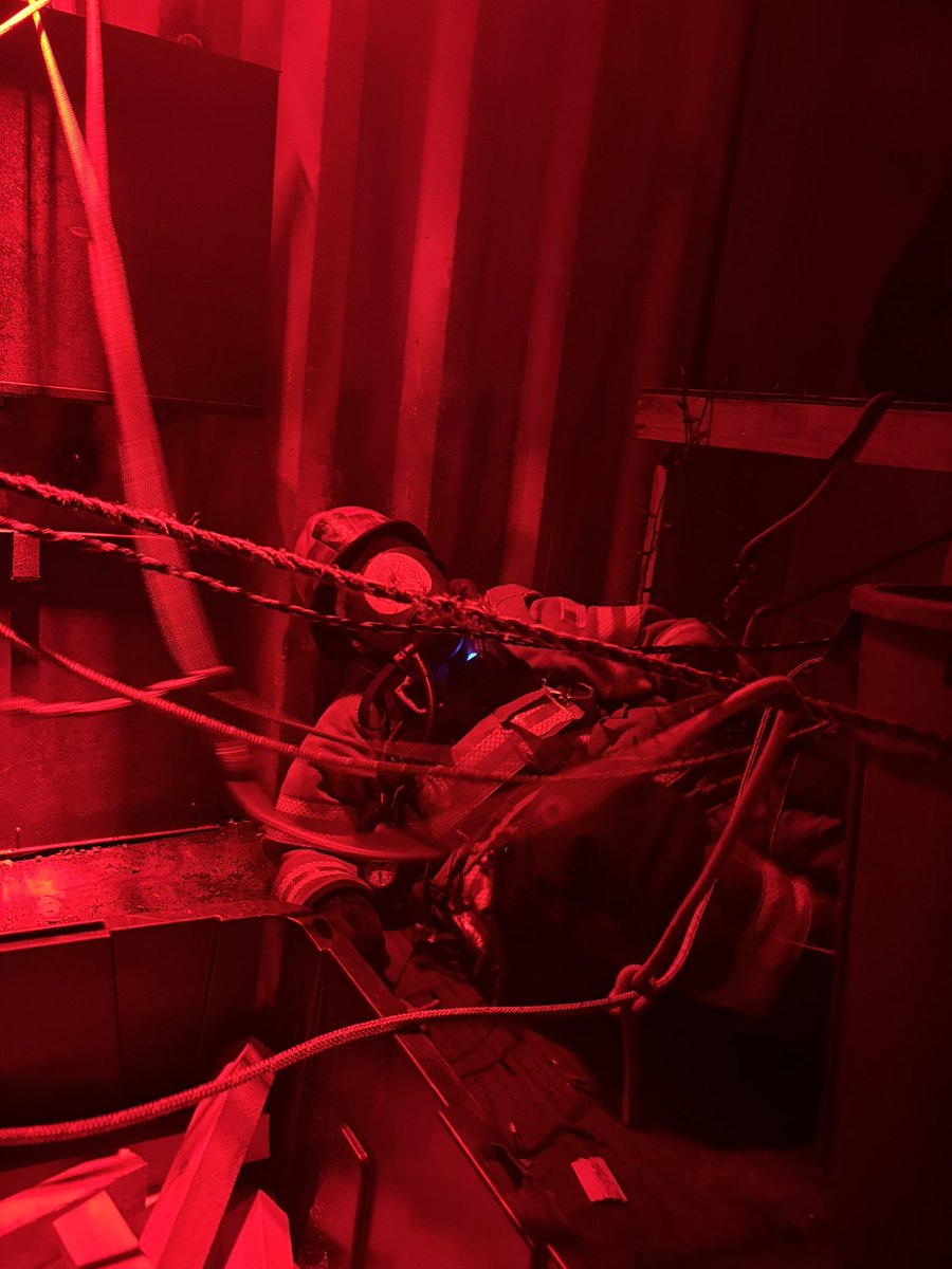Fit4fireH's tweet photo. Fire training - entrapment. Slow down and push forward https://t.co/AdQ7ZKM8iY