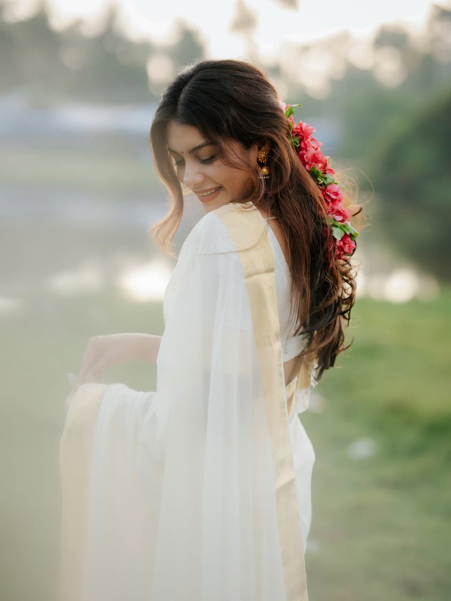 actresswoods's tweet photo. Dilsha Prasanna π€β¨οΈ
#Dilsha #DilshaPrasannan https://t.co/Hw5WZuCctl