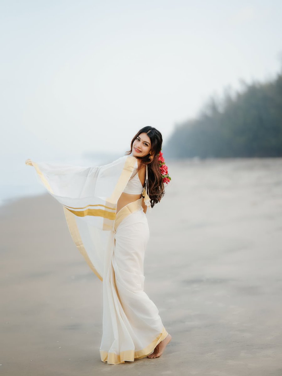 actresswoods's tweet photo. Dilsha Prasanna π€β¨οΈ
#Dilsha #DilshaPrasannan https://t.co/Hw5WZuCctl