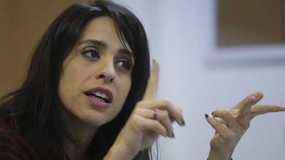 abrilcba_'s tweet photo. Recuerdan a Donda, la que le ofreció a su empleada en negro un cargo en el INADI  o ser anotada en un plan social. Actualmente es un parásito que vive de los bonaerenses al lado de Kicillof. La nefasta quedó impune y con un cargo. https://t.co/IjmXsRAvFh