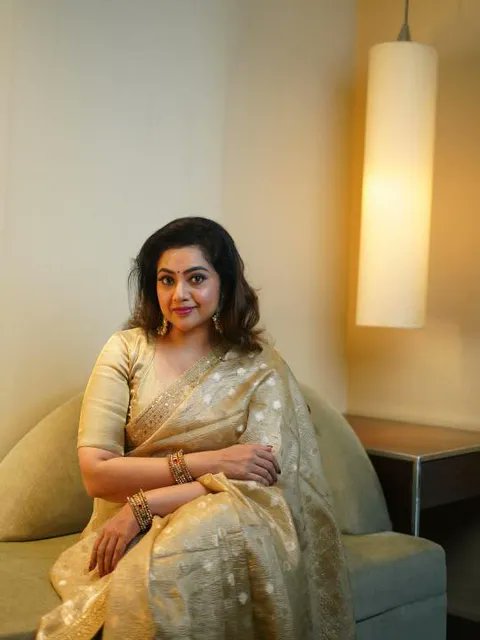 SooriyanFMlk's tweet photo. வெண்ணிலவு சாரல் நீ

#Meena #Actress #Sooriyanfm https://t.co/TC0Eyx0Xdh