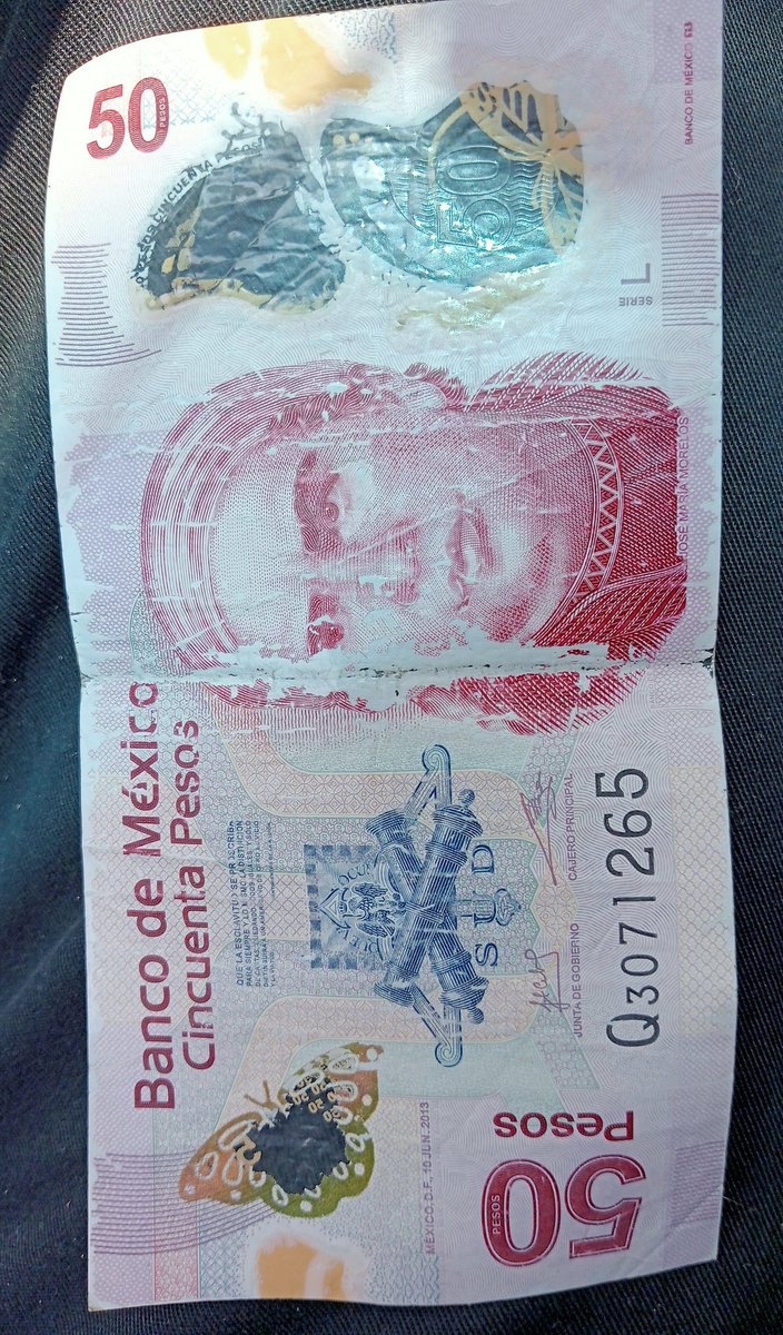 DonJustinito's tweet photo. @CAPUFE Oye @CAPUFE como porque en la caseta de san Cristóbal Ecatepec una tipa que cobra,  la misma siempre me toca, me ha rechazado mis billetes solo por estar un poco maltratados, no los maltrato yo así circulan los billetes de plástico la mayoría,en todos lados los aceptan!Que pasa ? https://t.co/uWe57T1Kor