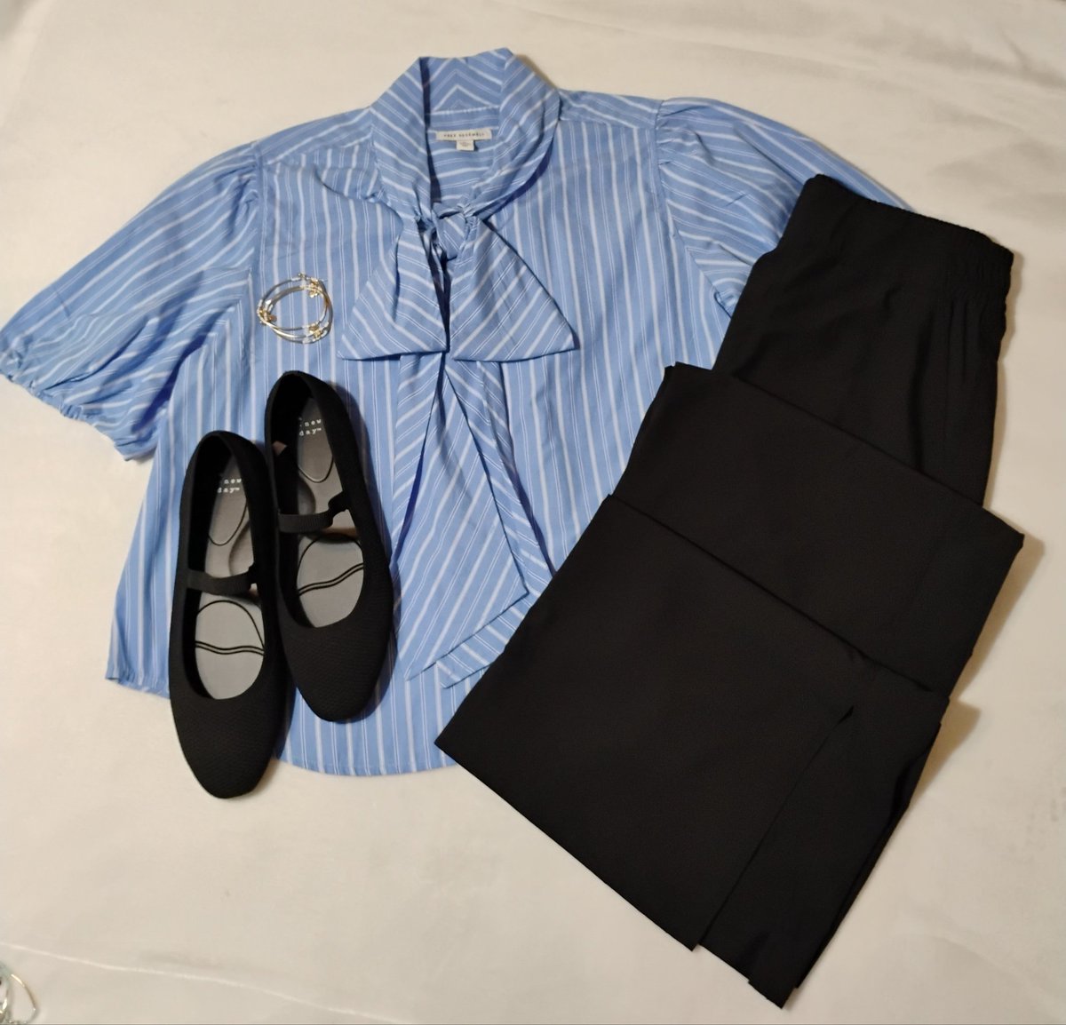 The_Real_MrsJMB's tweet photo. Check out this look from LTK https://t.co/W9q3If2UL0
Download the LTK app to see! https://t.co/9fusRn0FME