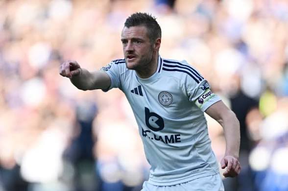 TransferBr1ef's tweet photo. ❗️New News:

Sheffield Wednesday have made an approach to sign Jamie Vardy.

The striker leaves Cremonese this summer on a free transfer with his former club interested in resigning him.

#SWFC #SheffieldWednesday #LCFC #Vardy #EFL https://t.co/I3skKVEr6B