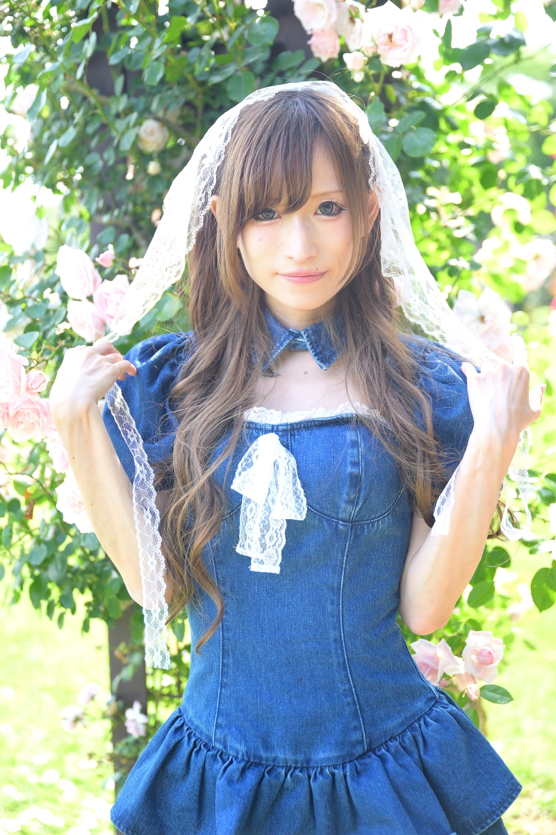Oshitom333's tweet photo. Art Forest   @artforest_fuk   海の中道海浜公園                   ゆとりちゃんです   @yutori_piyopiyo
ストロボなしの明るい写真も好きですが、時にはストロボ使ったダークなものも撮りたいんです。薔薇園のトイレの裏に喫煙スペースがあったのでタバコの写真も撮りました。 https://t.co/r6xReSLfUv