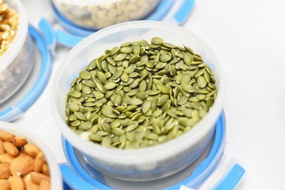 shyam_ayurved's tweet photo. Elite Sperm Health Food Most Men Ignore.🌿

▫️Pumpkin seeds  - zinc & magnesium bomb.
▫️Dark chocolate(85+) - blood flow + antioxidants.
▫️Pineapple - bromelain & vitamin C
 boost.
▫️Oysters - ultimate zinc for count and motility.
▫️Walnut - omega-3s for better shape and swimming.
▫️Whole egg - complete protein + vitamin D.

Eat these daily —> stronger, faster, healthier sperm.
