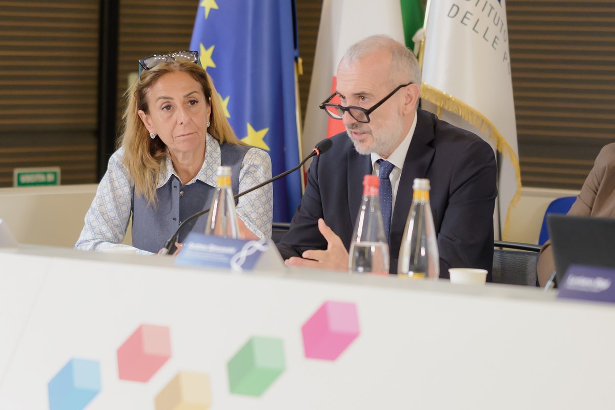 ErasmusPlusINAP's tweet photo. 📸 I beneficiari di #ErasmusPlus VET animano l'evento "Partecipare per costruire l’Europa"! Negli spazi esterni dell'Agenzia, i ragazzi hanno portato il valore della mobilità transnazionale tra mixology, finger food, estetica, pasticceria, moda e pizza in teglia. 🇪🇺✨
@InappGov https://t.co/fD0Kouktgd