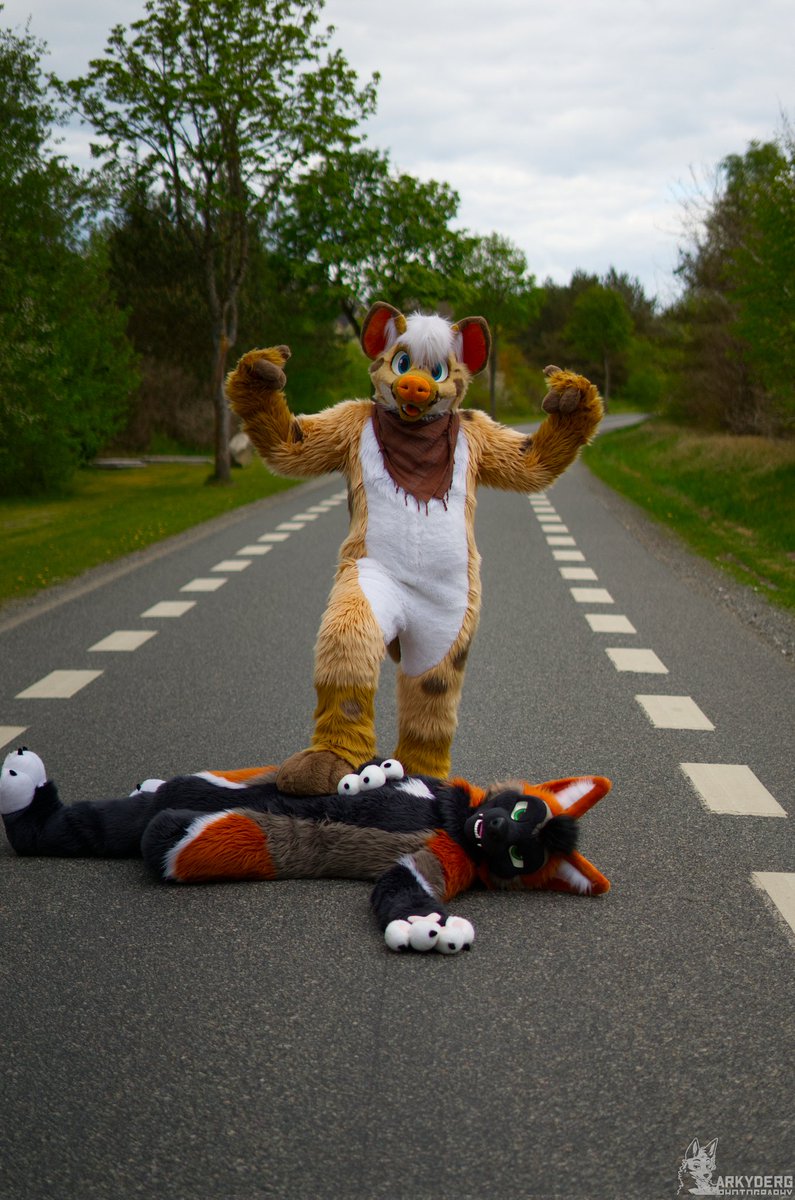 WarmikYeen's tweet photo. I have defeated this bottom, he didn't stand a chance! Come celebrate my great victory this #FursuitFriday  

🍑 @DedranManedWolf
🖼️ @ArkyDerg https://t.co/CWSSa5rsMT