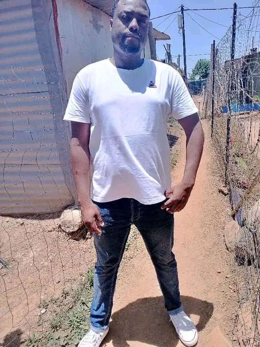 joy_zelda's tweet photo. Please Retweet until he is found. He Robbed an Uber driver at Nelmaphuis 

His name is Tshepo Katlego Nkoatse https://t.co/hCB4u2OAtO