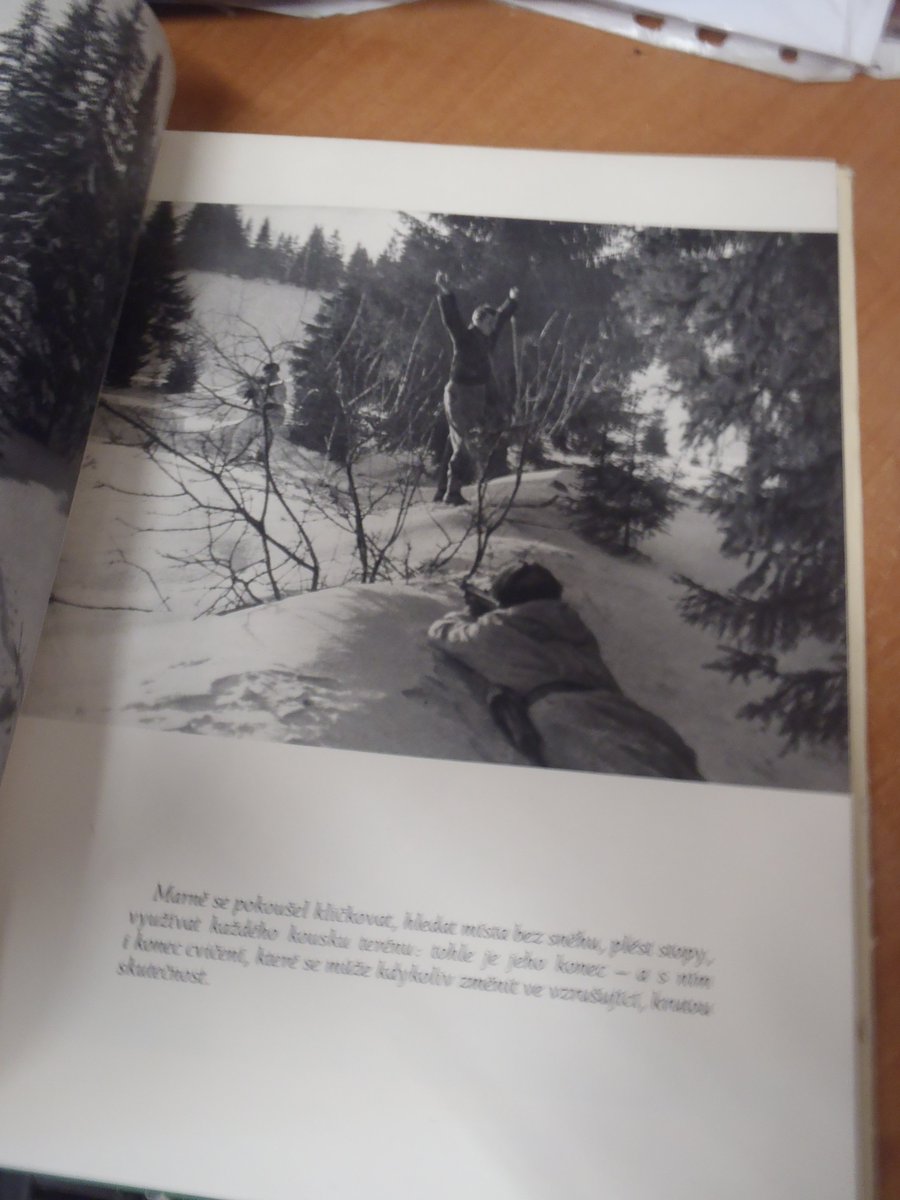 MichalBulis's tweet photo. Stráže na pomezí - 1962 - Jaroslav Zima, předmluva Rudolf Kalčík https://t.co/3TvoBEnqHM https://t.co/9H0MAsb8Nm