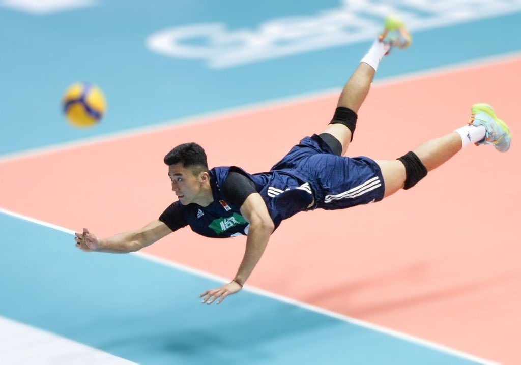 thristy20's tweet photo. volleyball champion smashed in deep and strong for everyone’s pleasure 👋🏼😋 RT and comment for more #volleyball #chinese #championship #asian4bwc full 8 min. HD amateurs vid https://t.co/ZOVzLbhlMP