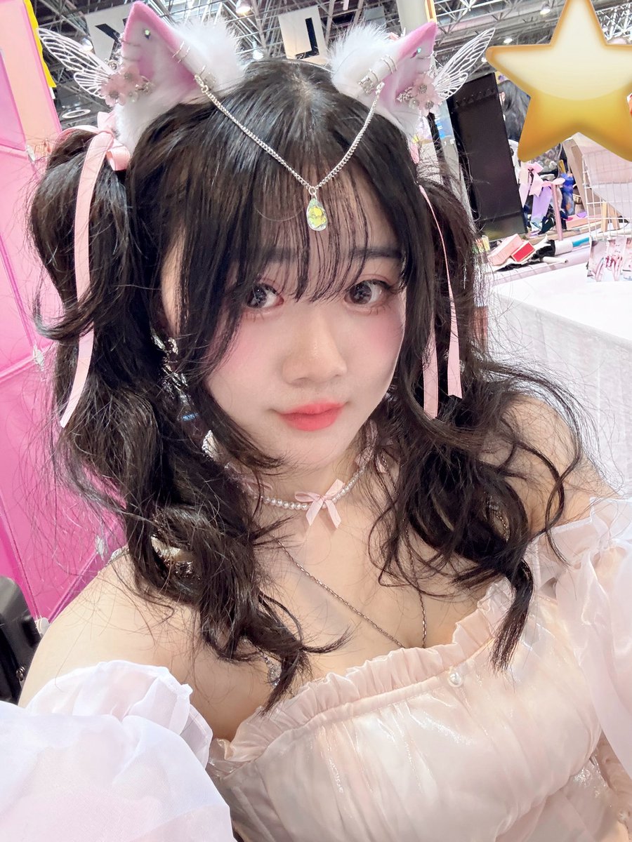 velvet_fluff's tweet photo. Here at Dokomi 4L45 ! 🙏 https://t.co/dERn7QFKCr