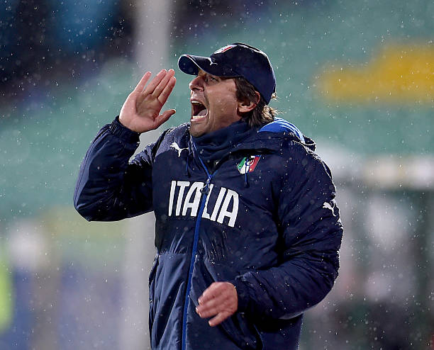 NazionaleNews's tweet photo. 📰 Gazzetta dello Sport: Conte et Mancini sont les deux candidats au poste de sélectionneur de l’Italie. 🇮🇹 https://t.co/duUkO6Z5q8