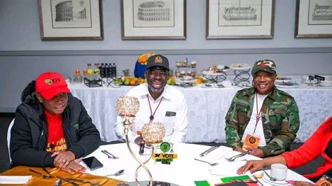 CadreNguyi's tweet photo. The Conference of the Left has officially commenced, and #MK Party officials is In attendance with Julius Malema (#EFF), Dr. Ace Magashule (#ACT), Irvin Jim (NUMSA) and the Solly Mapaila (SACP). #VoteMKP #GwazaMkhontoGwaza 💚🖤 https://t.co/v0tIzdLJVm