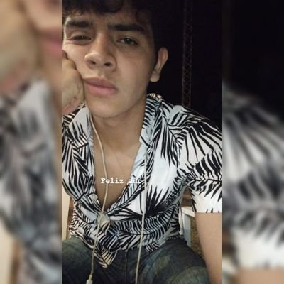 JCesarFalcioni's tweet photo. @LautiLuna29 @benitosdr10 @MartinSouto Dicen que Dios no castiga dos veces pero a vos te hizo santiagueño cojeprimas y encima deforme https://t.co/q6A1vLKpI8