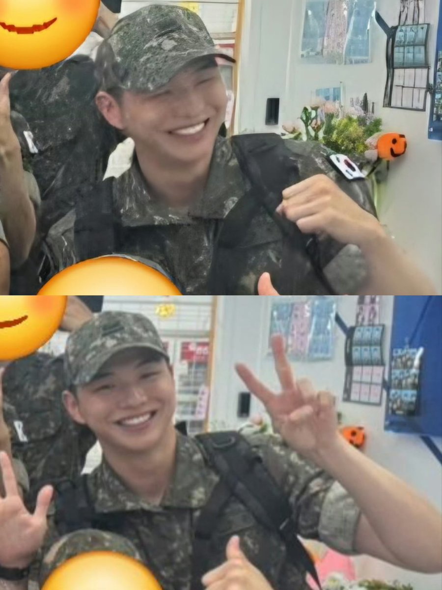 Maebelline1210's tweet photo. Tuesday 
🐶 Whenever I get to go out, I'll post some selfies, so don't worry okay

Friday 
🐶 Outing 🫡 

(So Tuesday was a hint he was coming with the pictures this week 📸🤳🏻😚 https://t.co/CQOsTQW5ol
